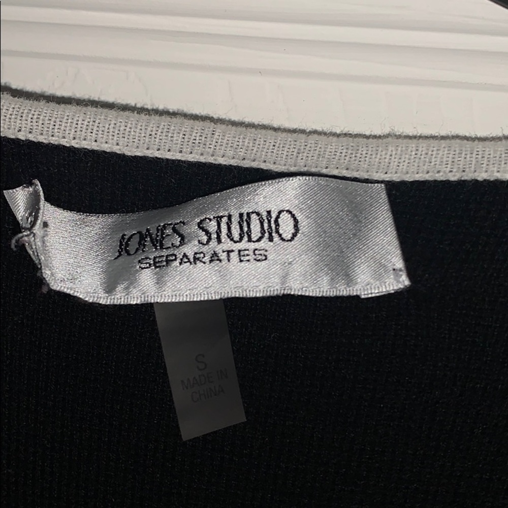 Sweater - Picture 2 of 2